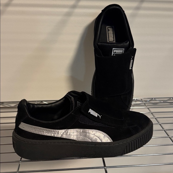 Puma Women’s Black Suede Sneakers with Velcro top - Picture 2 of 8